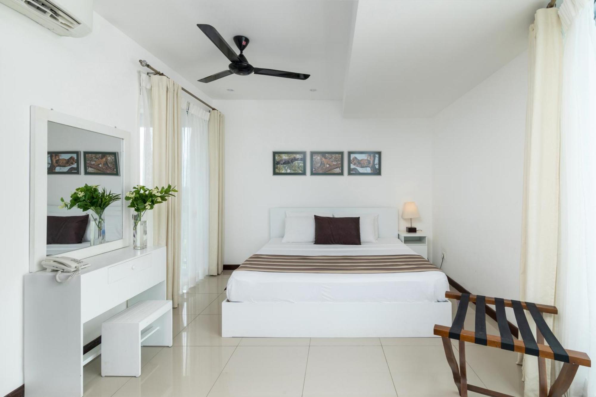 Oceanfront Condominium - Nilaveli Kültér fotó